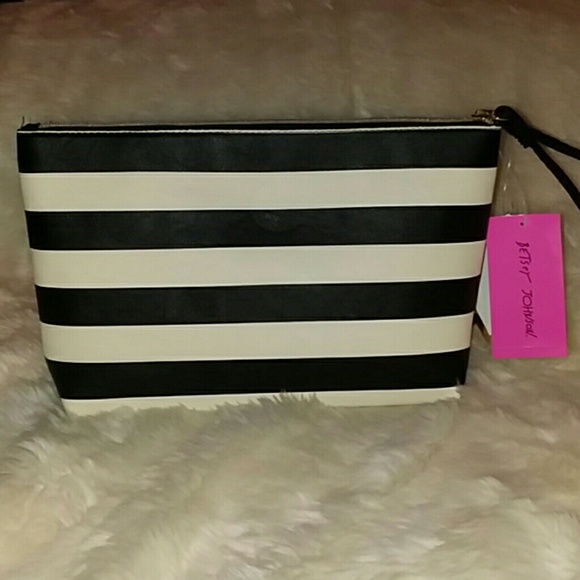 NWT Limited Betsey Johnson Charging Crossbody Wris - Picture 5 of 8